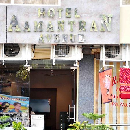 Oyo 2403 Hotel Aamantran Avenue Ujjain Buitenkant foto