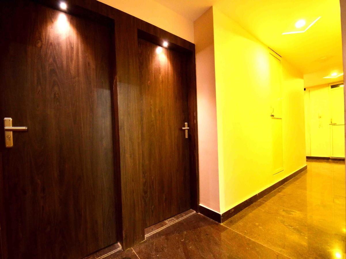Oyo 2403 Hotel Aamantran Avenue Ujjain Buitenkant foto